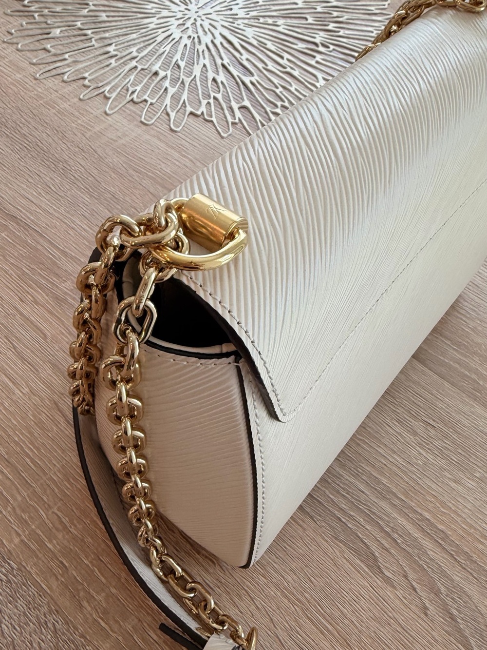 Louis Vuitton Ivory Chain Shoulder Crossbody Bag - Picture 9 of 11